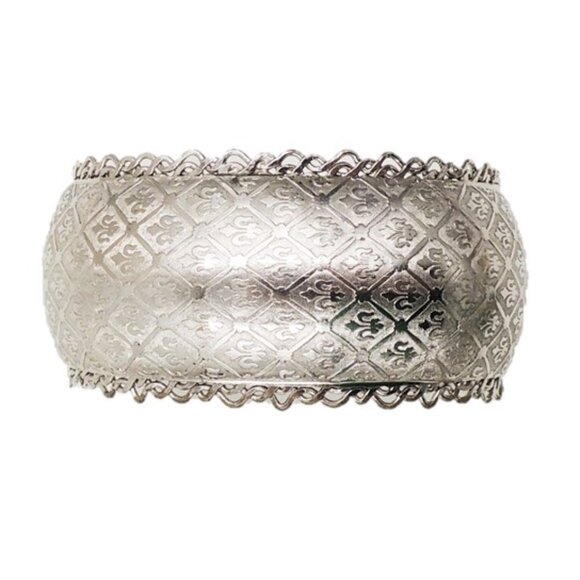 Vintage Jewels by Julio Rhodium Plated Fleur de Lis Cuff Bracelet - Picture 1 of 9
